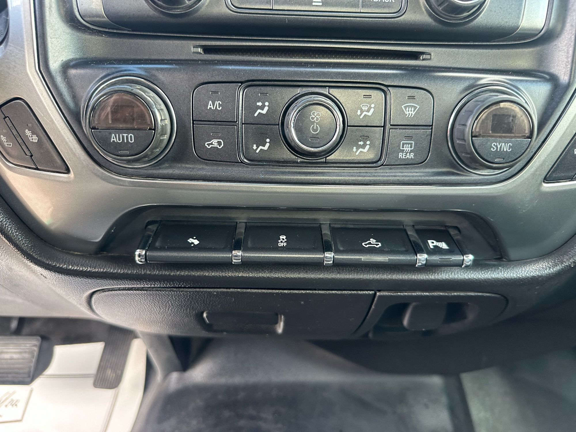 2015 Chevrolet Silverado 2500HD LT photo 34