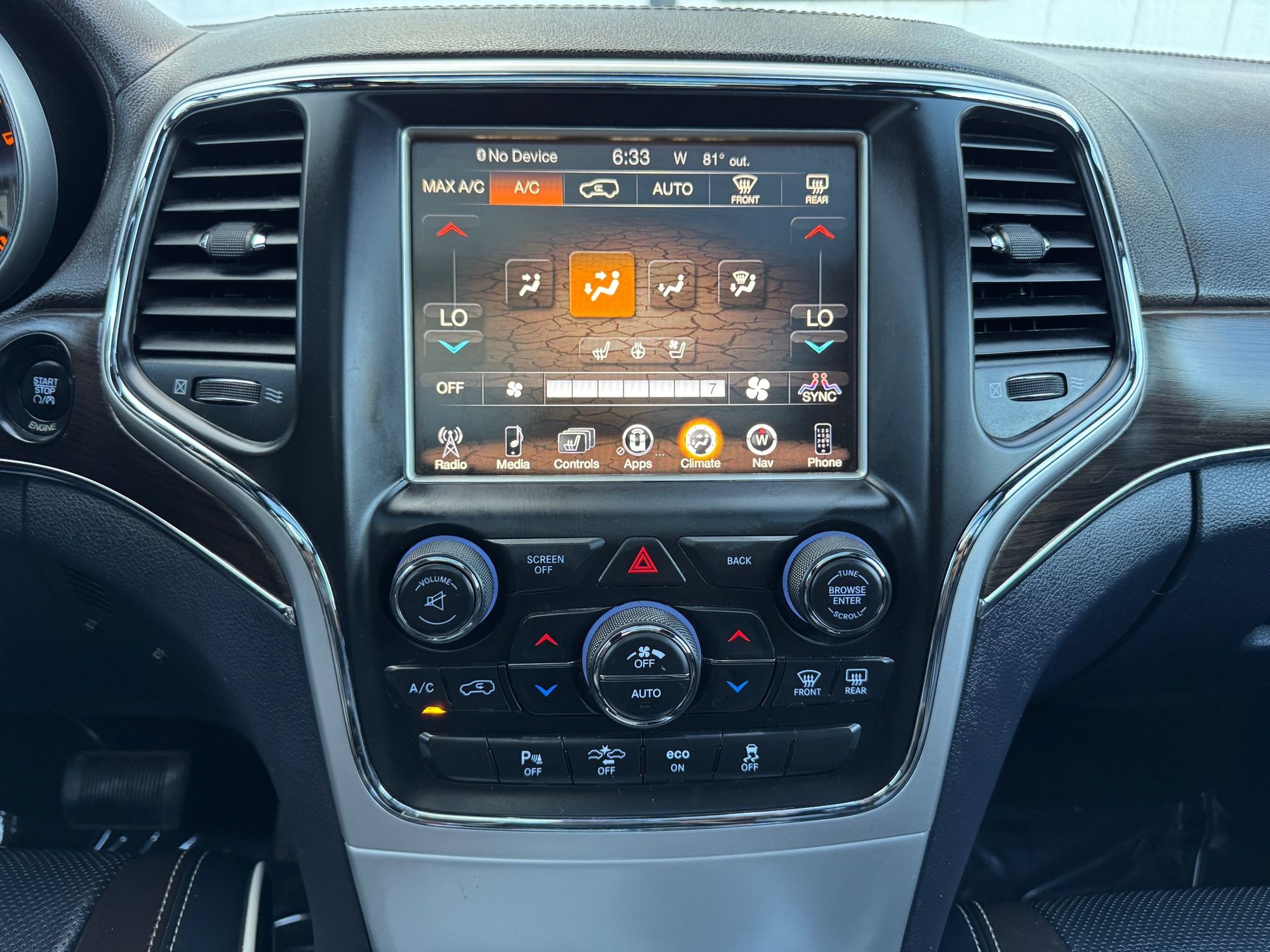 2015 Jeep Grand Cherokee Overland photo 15