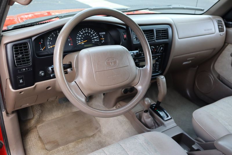 2000 toyota shop tacoma interior