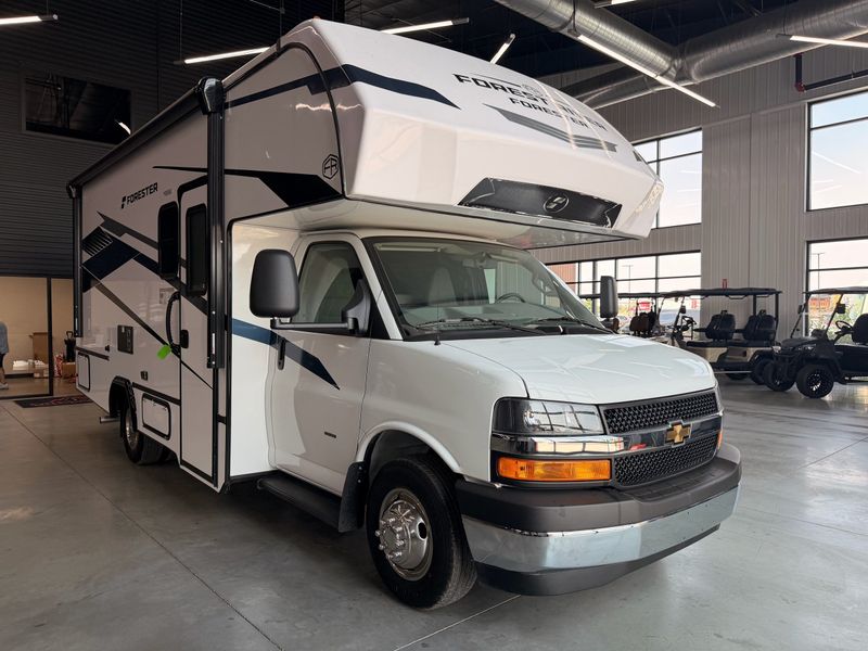  2025 Chevrolet Express Chassis Van Rear-Wheel Drive 8-Speed Automatic