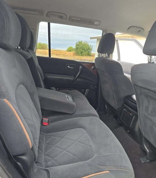 2017 Nissan Armada SV photo 12