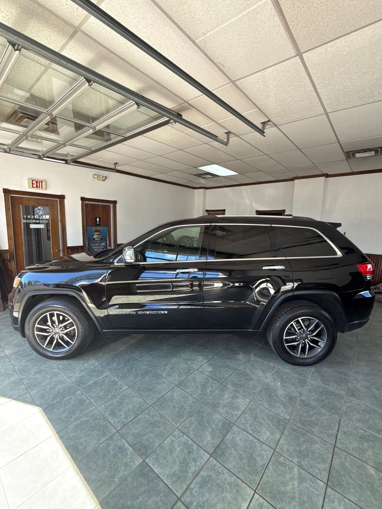 2019 Jeep Grand Cherokee Limited photo 3