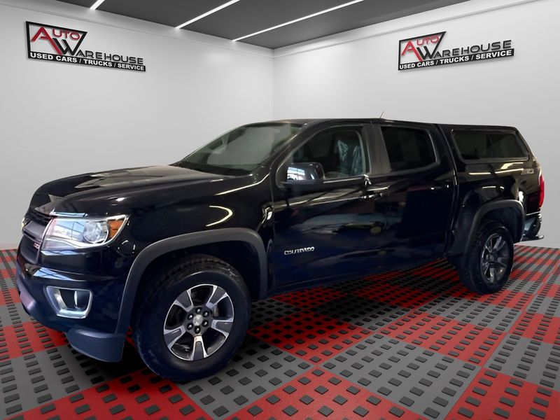 Low Gloss Black Stripe Package 2016 Chevrolet Colorado Pickup Truck Four-Wheel Drive 6-Speed Automatic