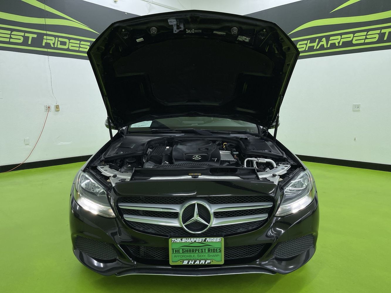 2018 Mercedes Benz C 4MATIC photo 4
