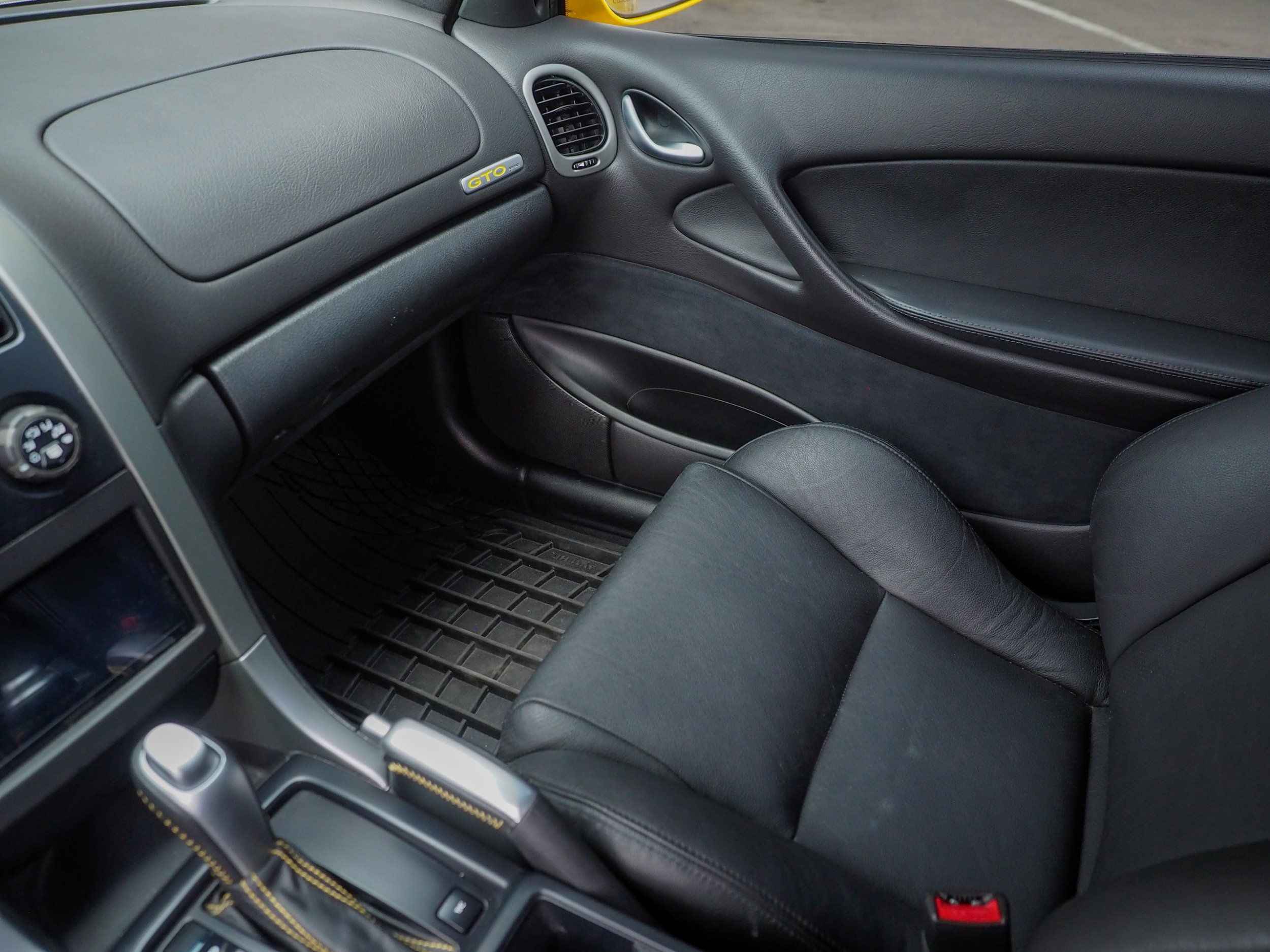2005 Pontiac GTO Yellow 