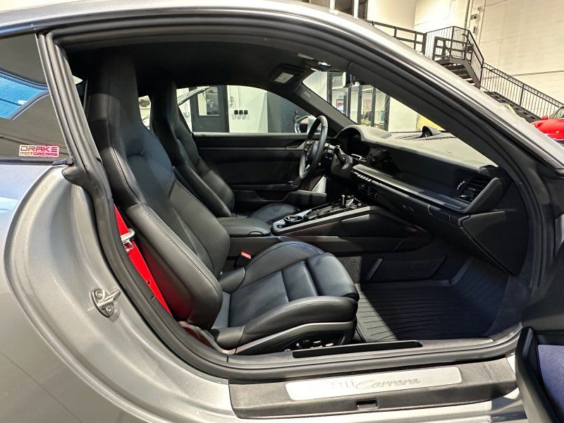 2025 Porsche 911 Carrera, photo 14