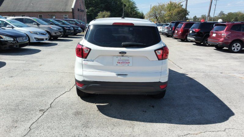 2019 Ford Escape S photo 4