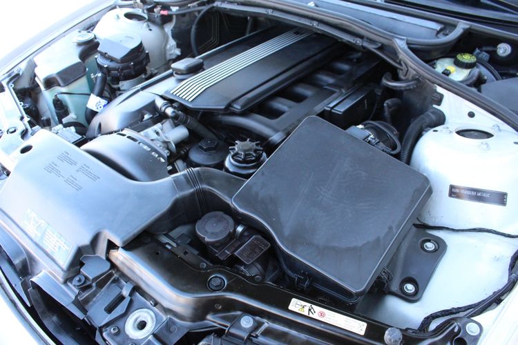 2003 BMW 325xi | Victory Motors of Colorado