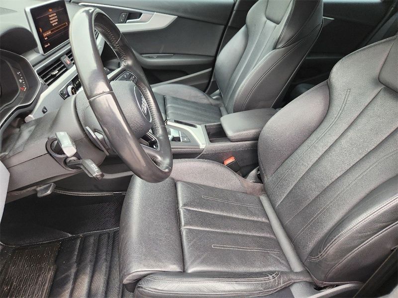 2017 Audi A4 2.0T Quattro Premium Plus photo 17