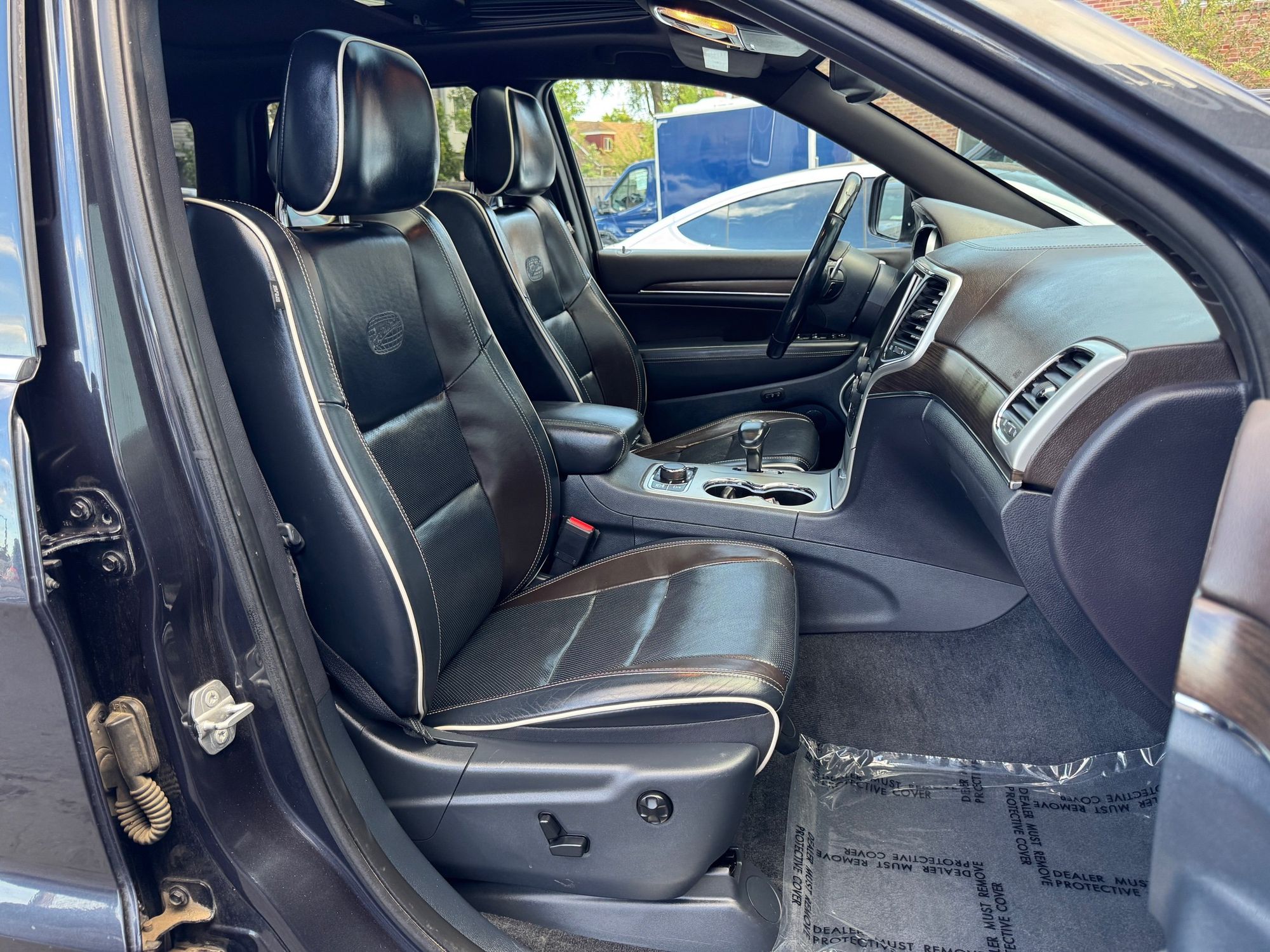 2015 Jeep Grand Cherokee Overland photo 18