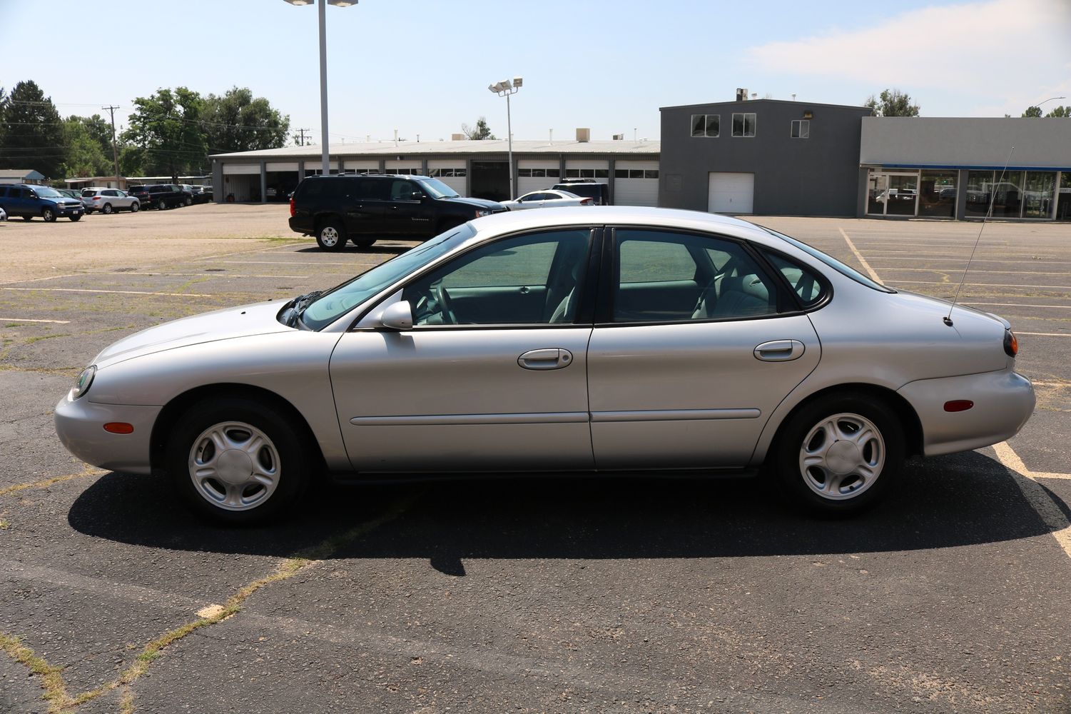 1997 Ford Taurus GL | Victory Motors of Colorado