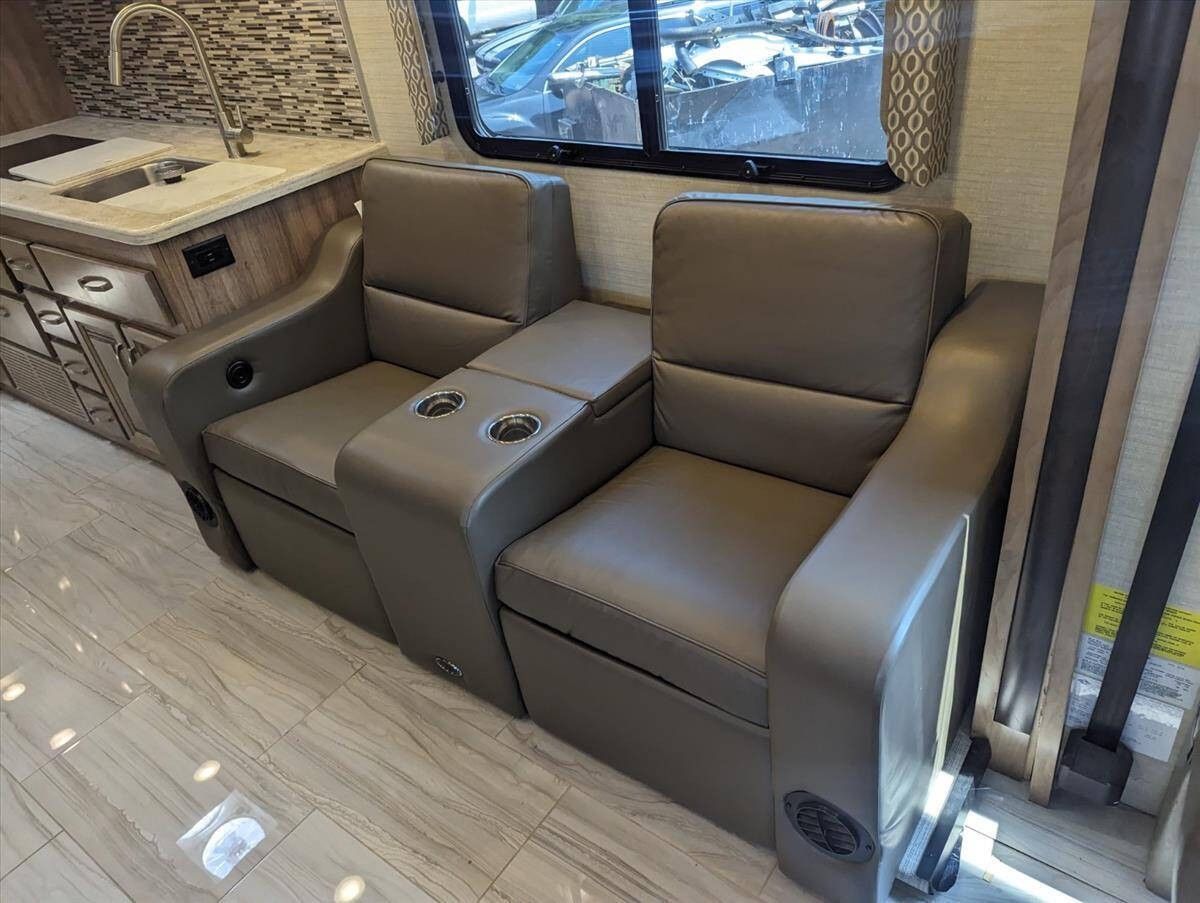 2019 Jayco Embark 40