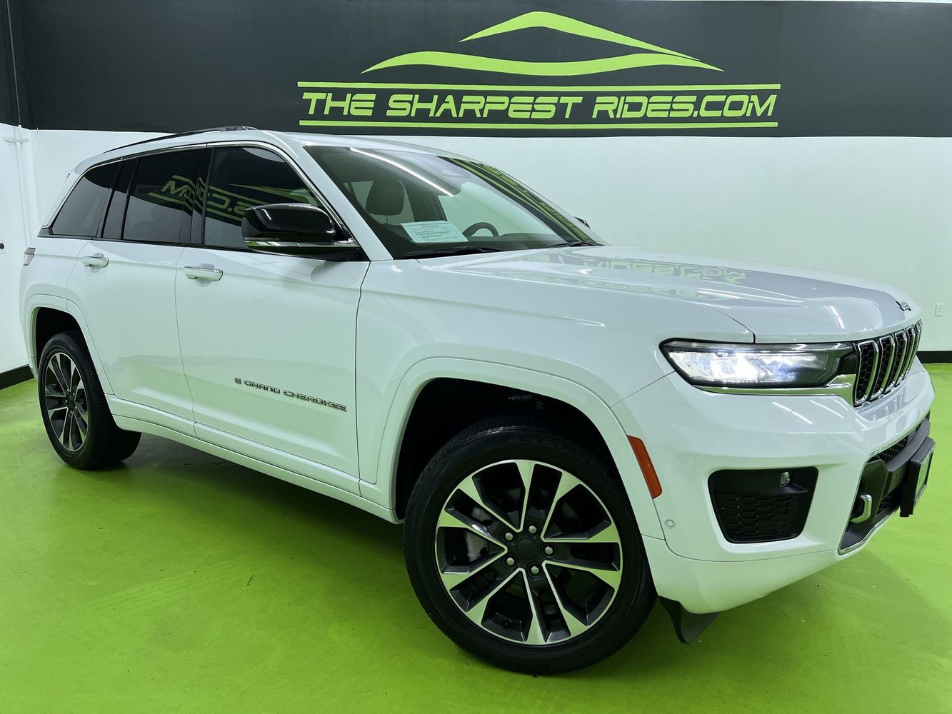 2023 Jeep Grand Cherokee Overland 4x4's photo