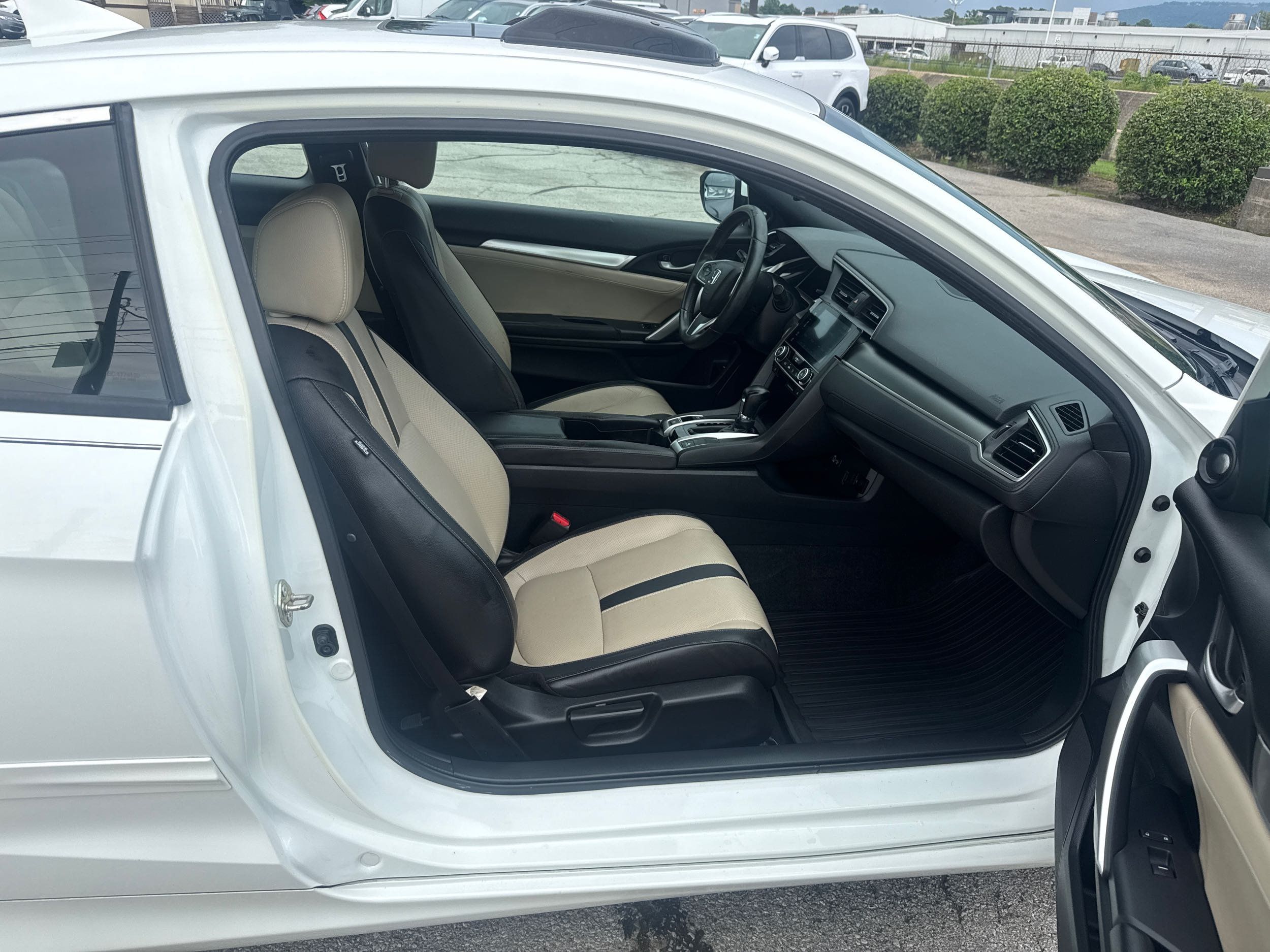 2016 Honda Civic EX-L - Photo 14