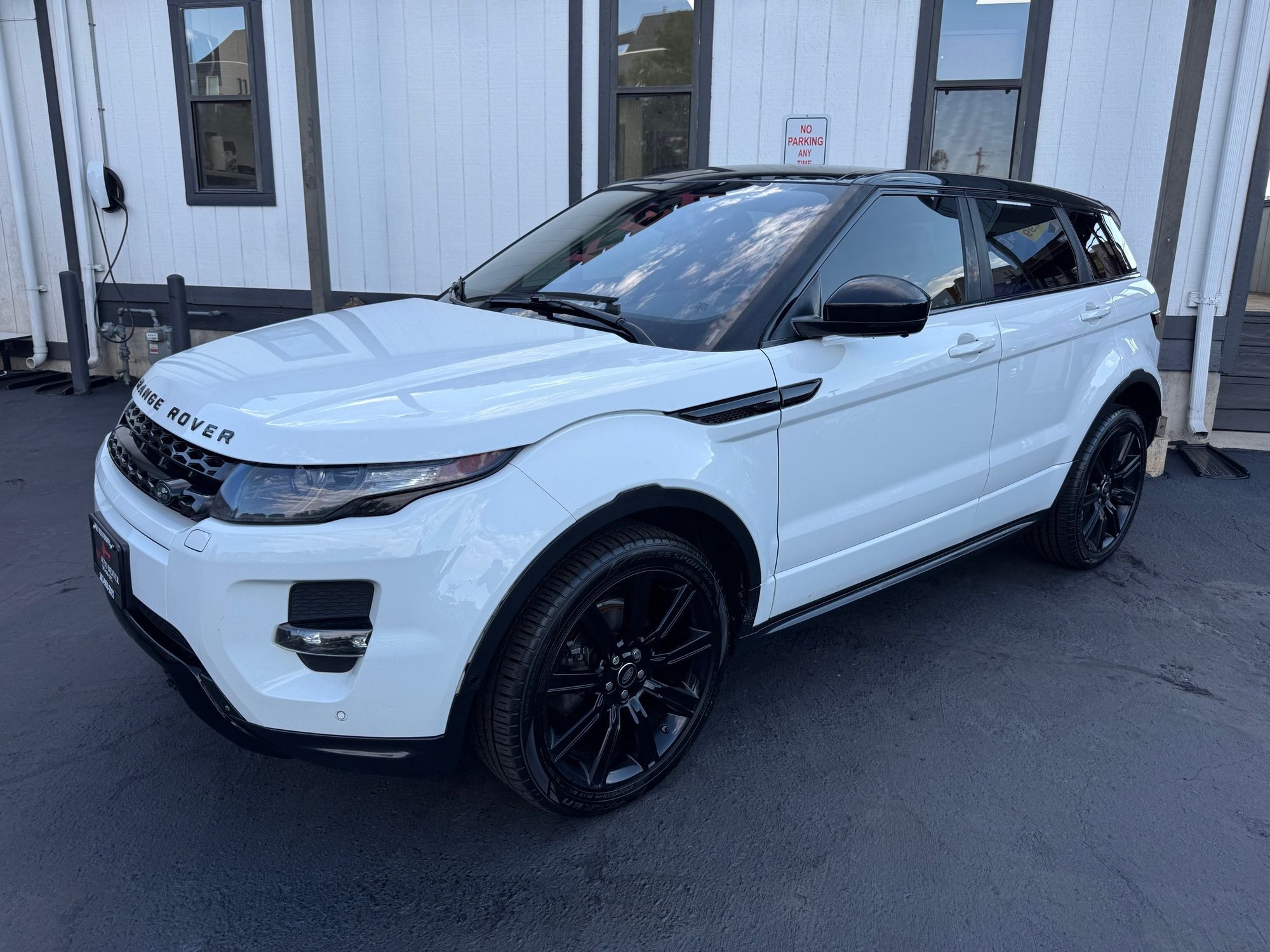 2015 Land Rover Range Rover Evoque Dynamic Premium photo 2