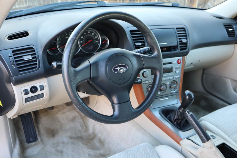 2006 Subaru Outback 2.5i | Victory Motors of Colorado