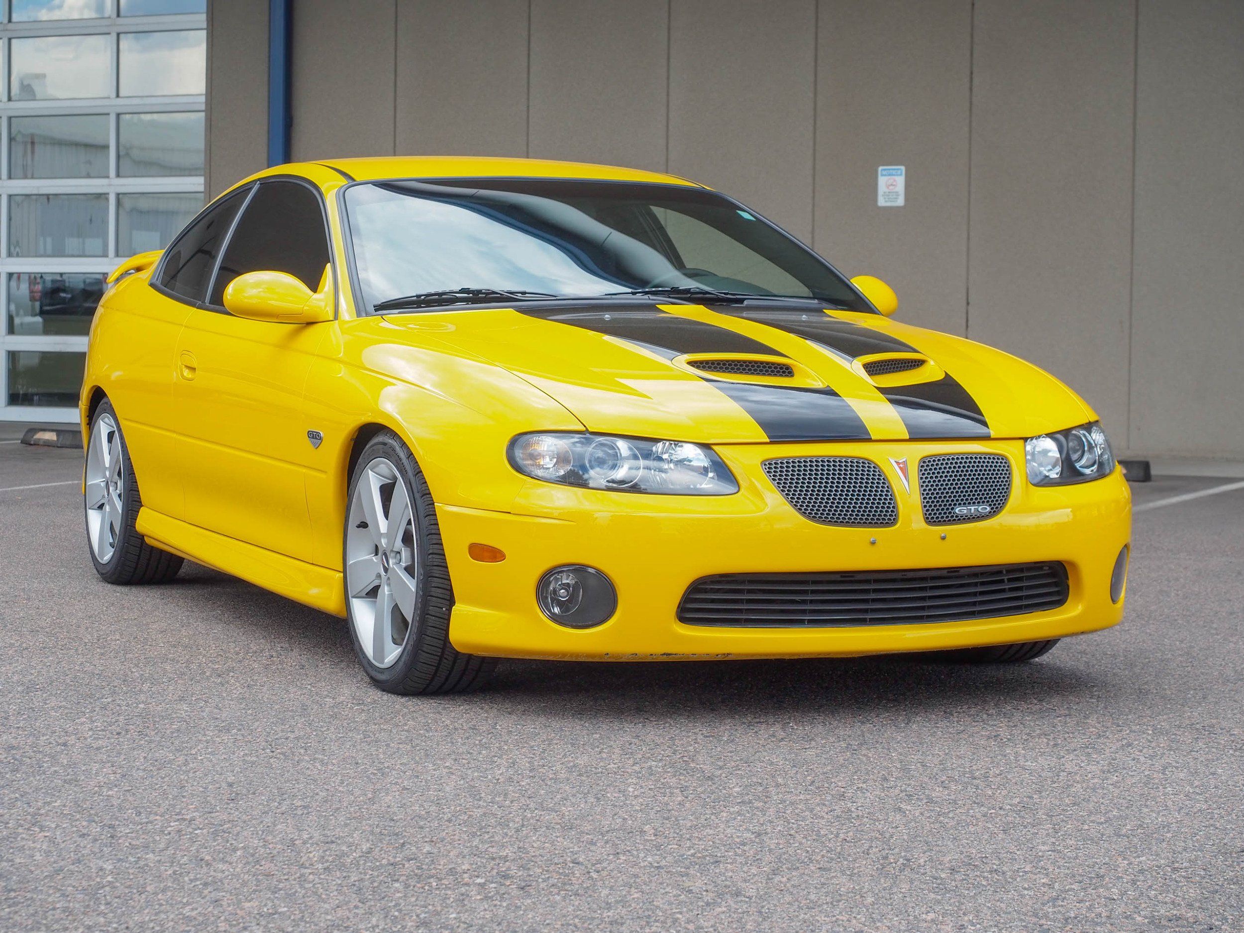 2005 Pontiac GTO Yellow 