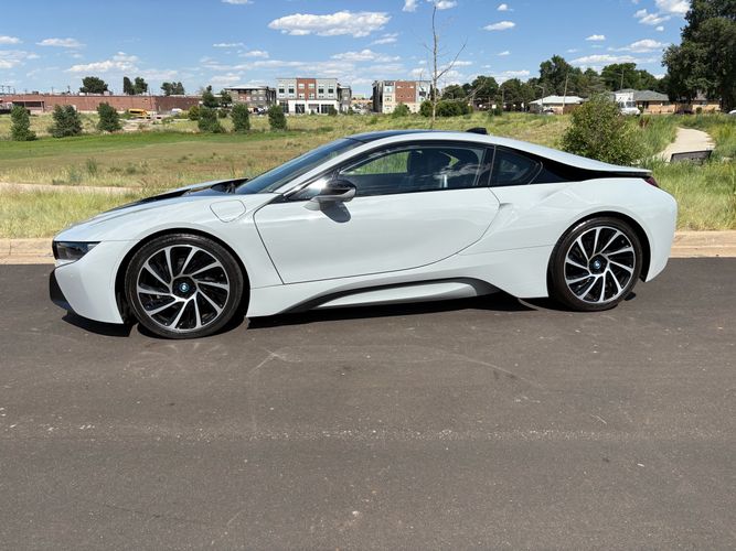 2016 BMW i8 Coupe | Weisco Motorcars LTD