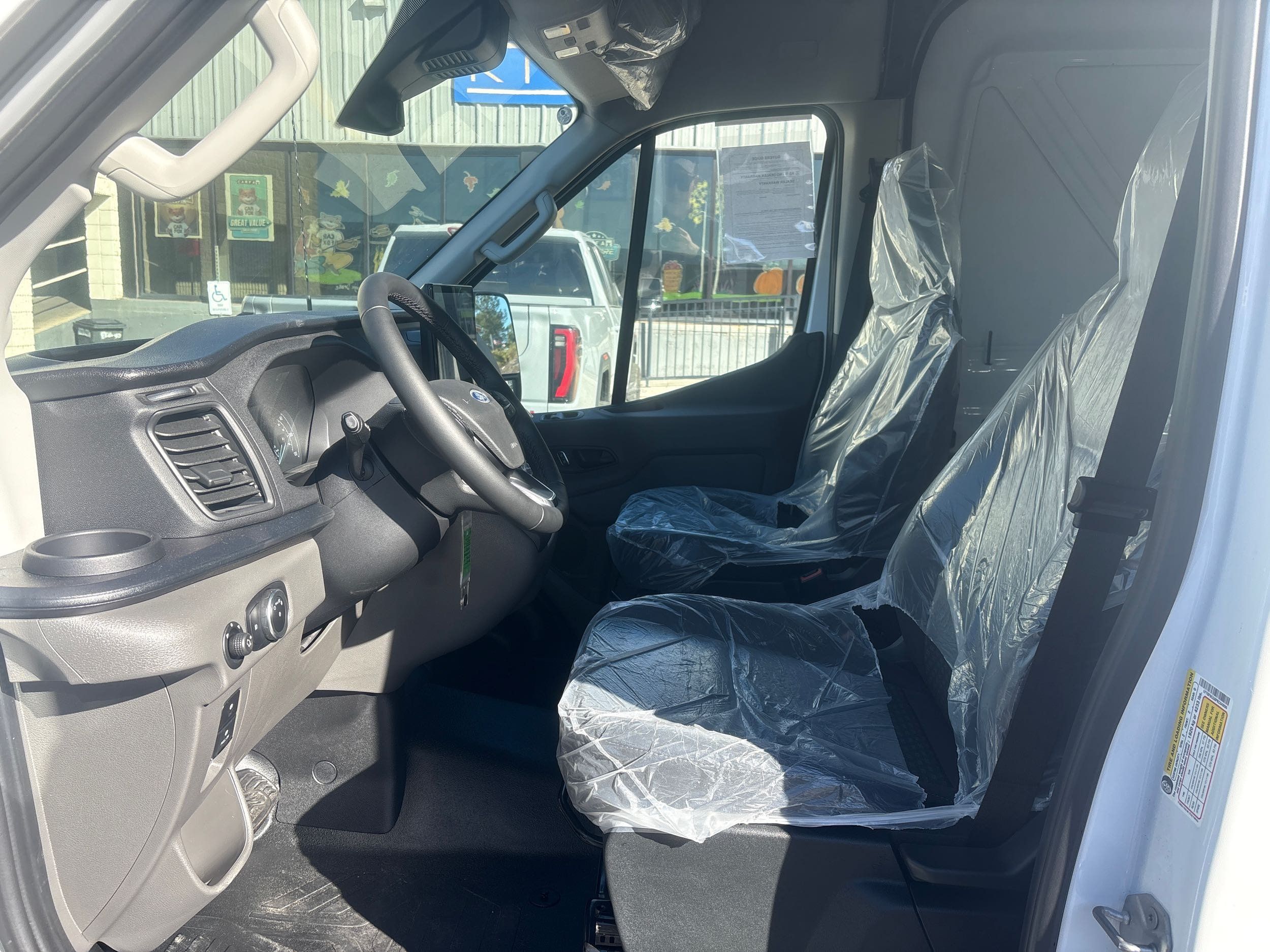 2023 Ford Transit photo 4