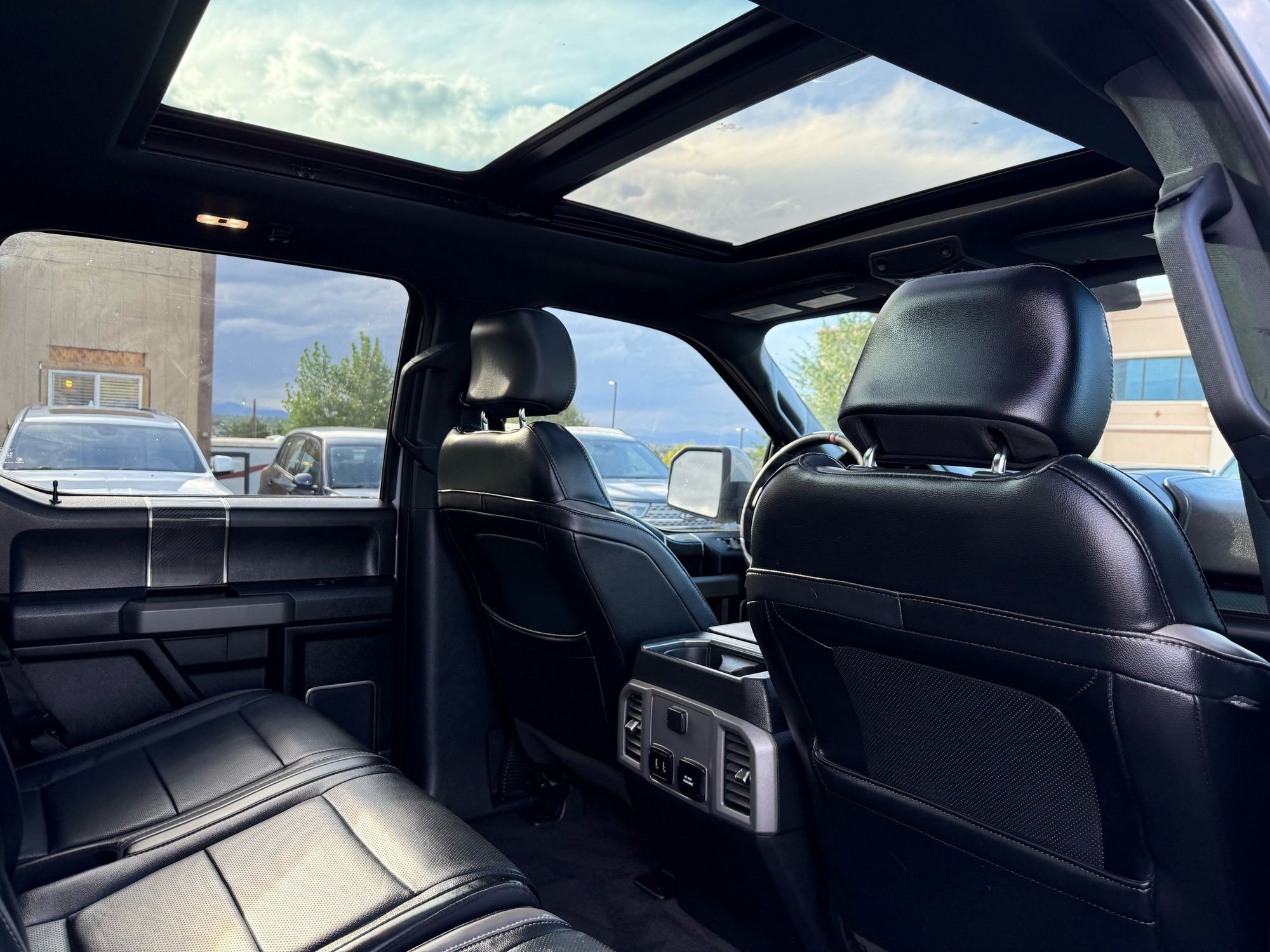 2017 Ford F-150 Raptor photo 23