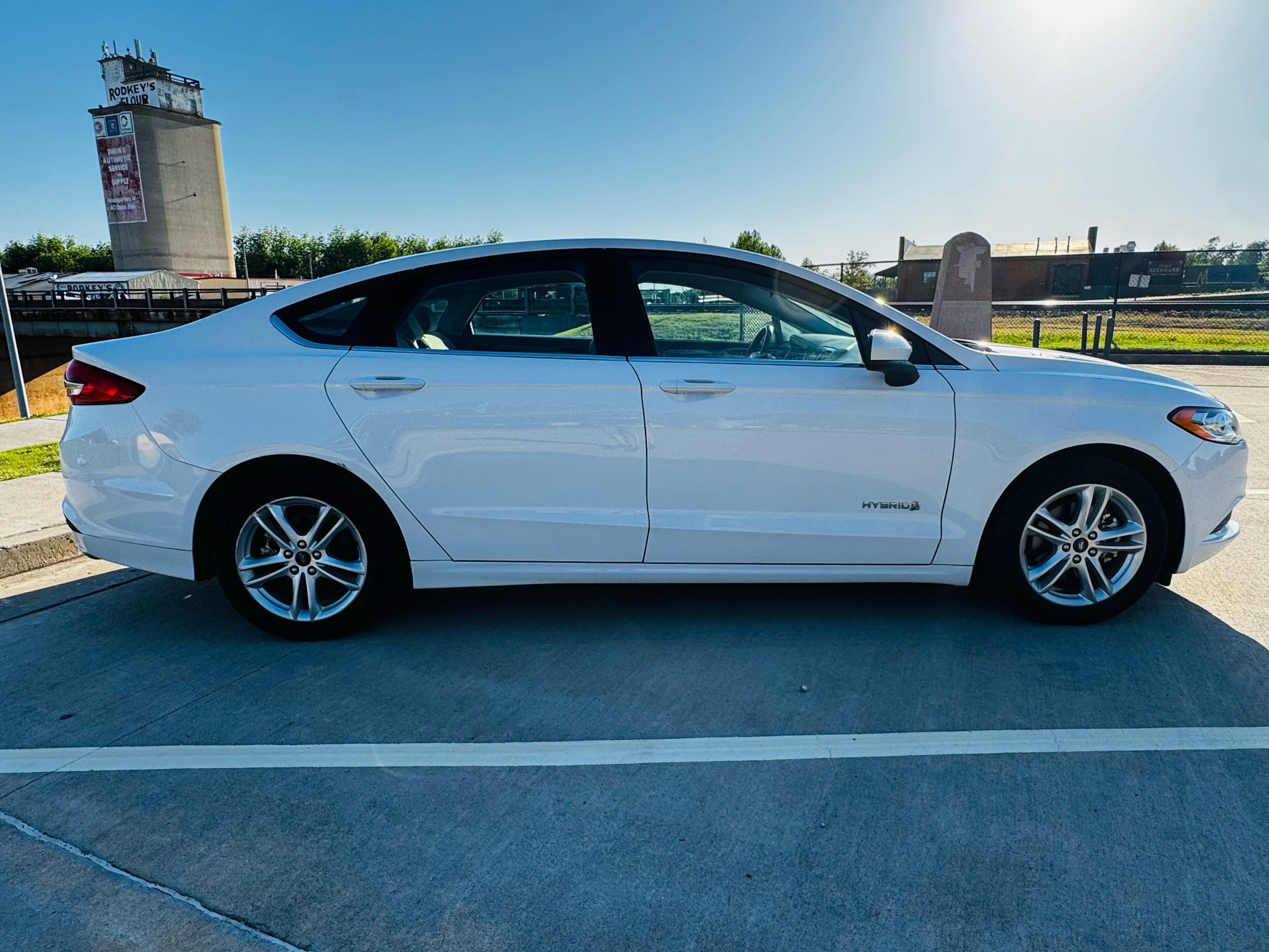 2018 Ford Fusion Hybrid S - Photo 8