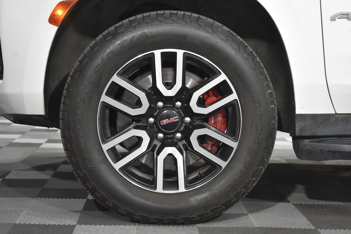 2022 GMC Yukon XL 4WD AT4