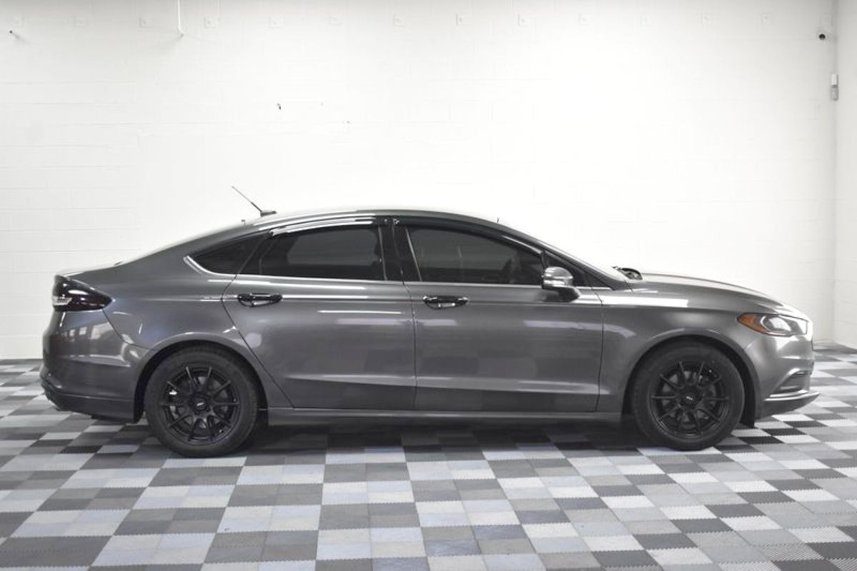 2017 Ford Fusion Hybrid SE