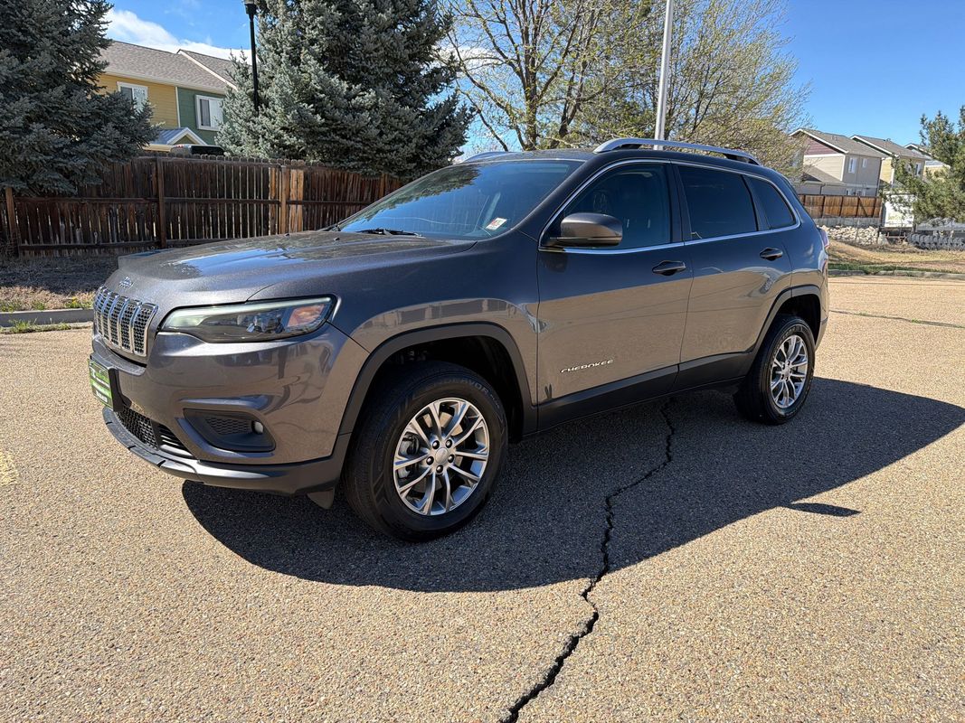 View vehicle photo 2