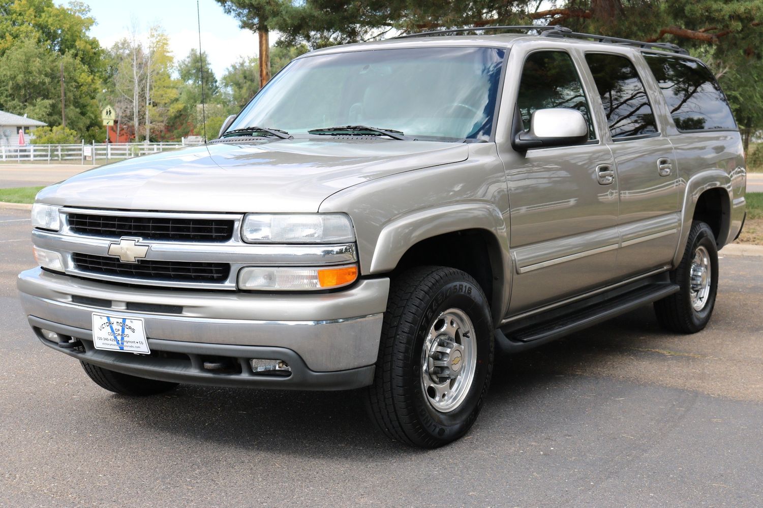 2001 Chevrolet Suburban 2500 | Victory Motors of Colorado