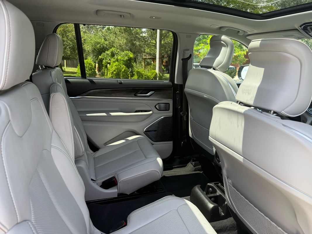 2022 Jeep Grand Cherokee L Overland - Photo 20