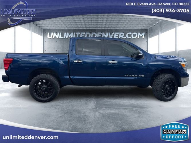 2018 Nissan Titan SV photo 2