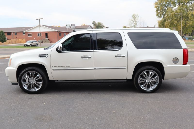 2008 Cadillac Escalade ESV Photos