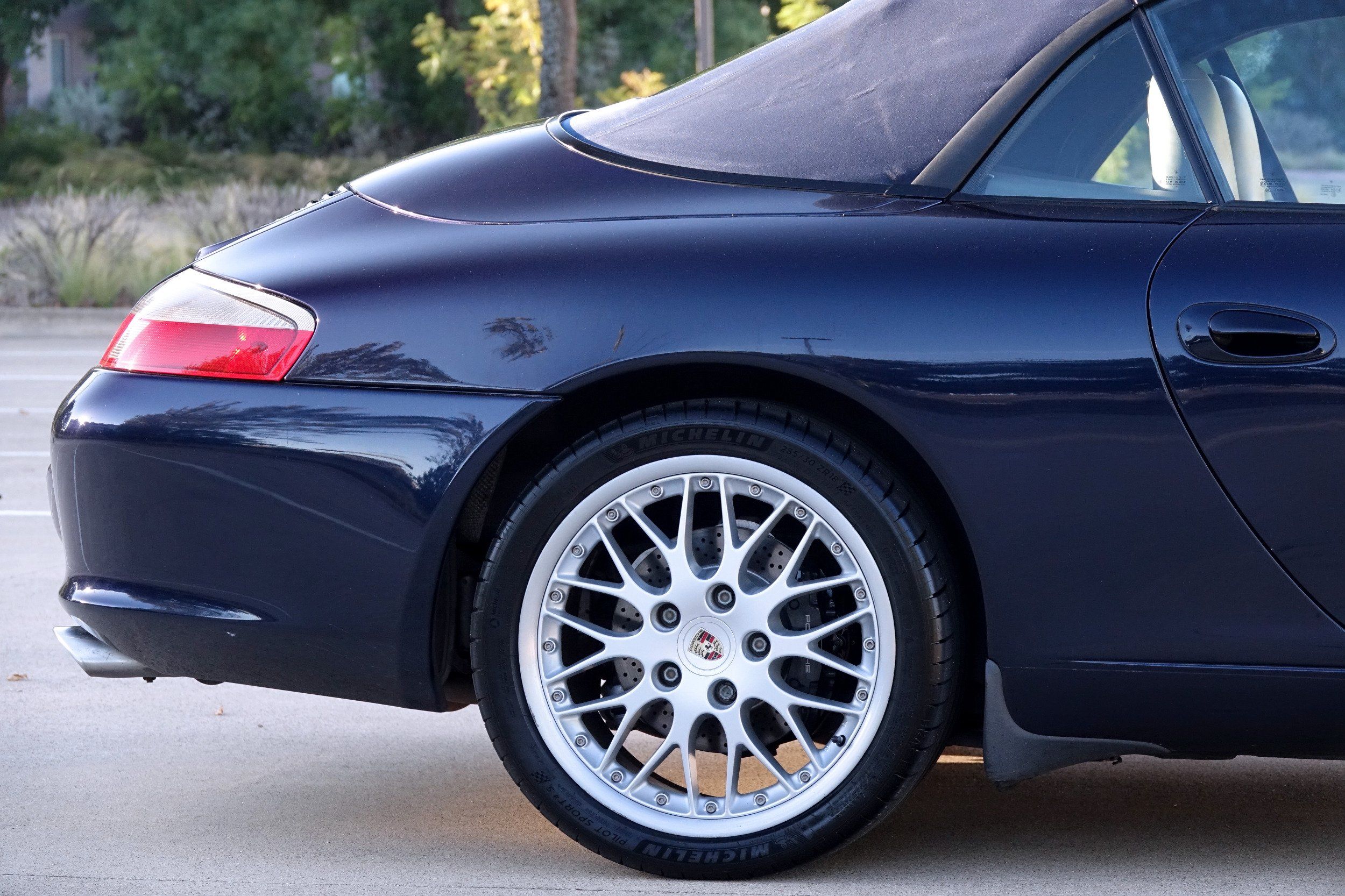 2004 Porsche 911 4S photo 26