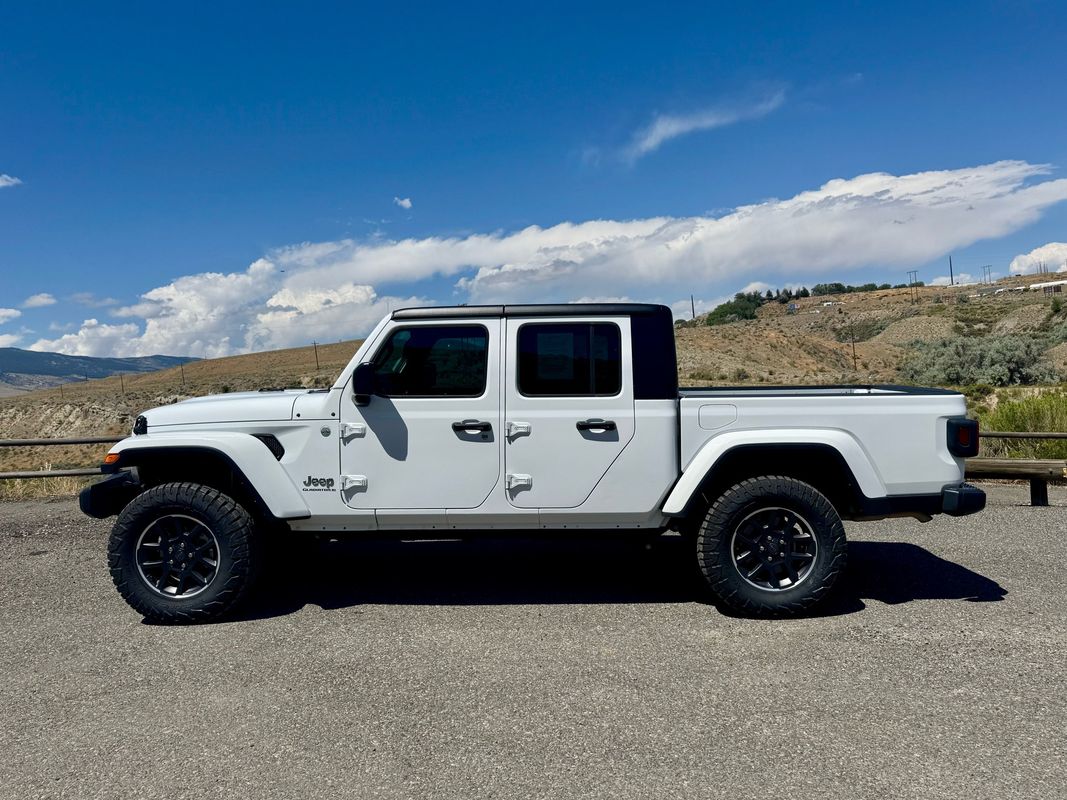 2023 Jeep Gladiator Overland - Photo 51