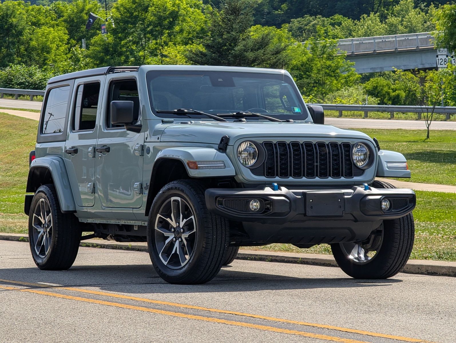 2024 Jeep Wrangler 4xe 2
