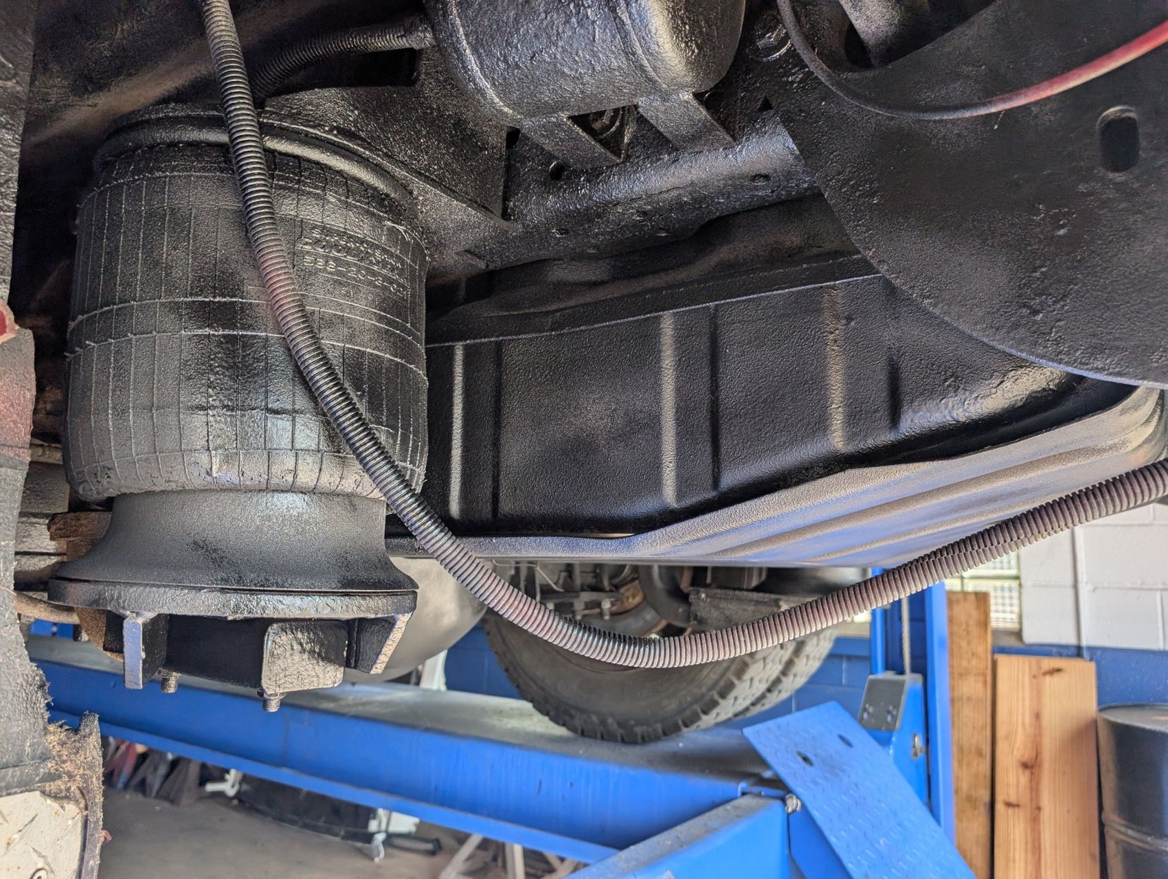 2001 Ford F-550 246