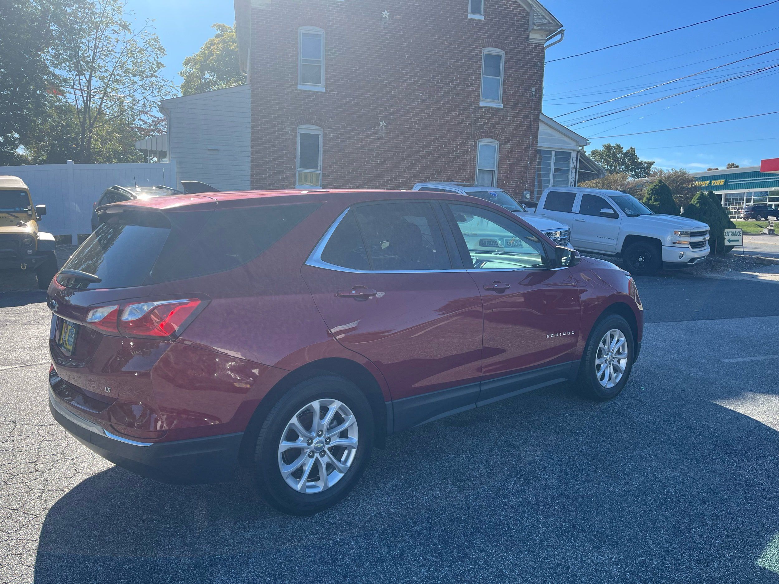 2018 Chevrolet Equinox LT photo 3