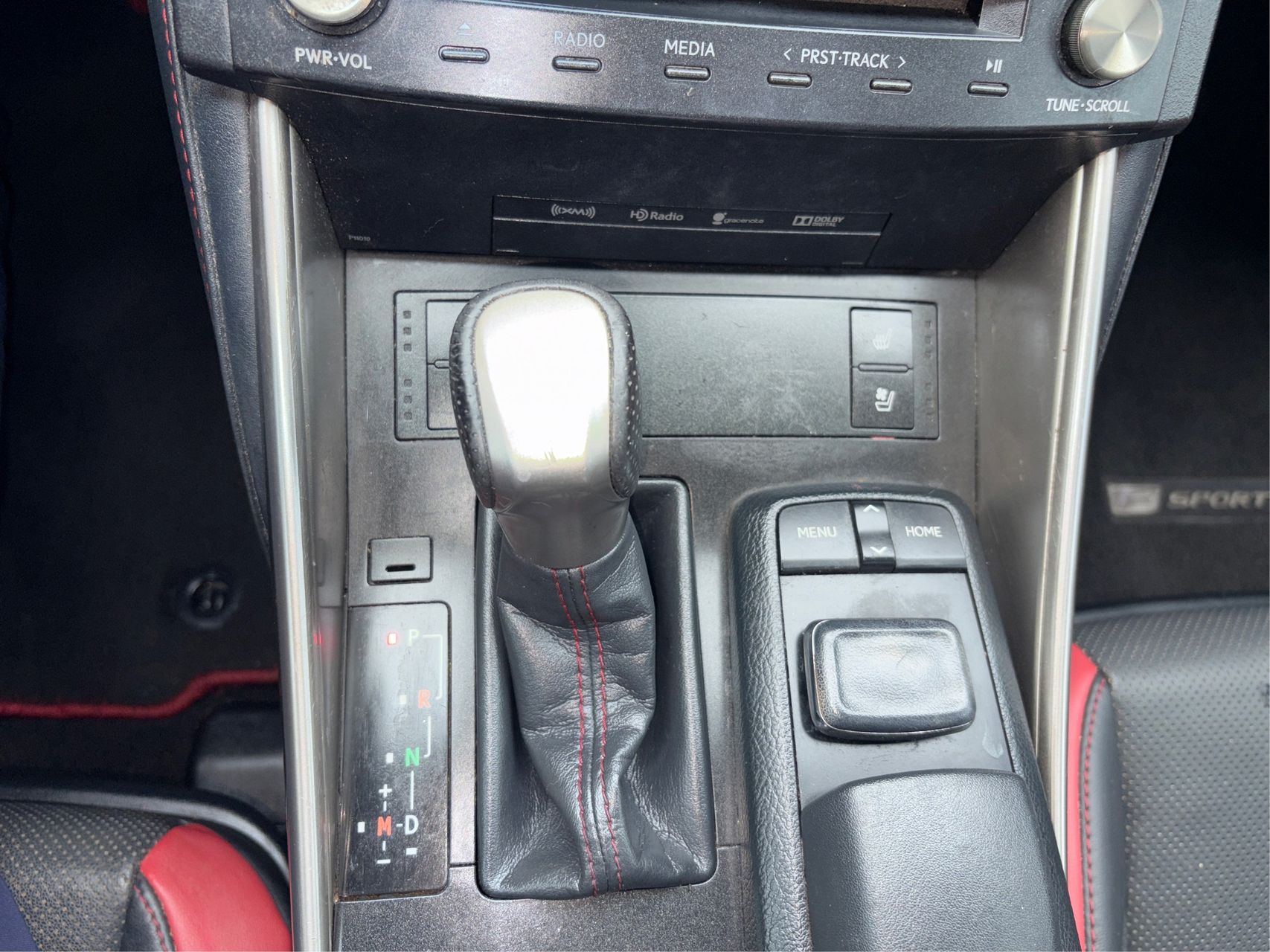 Lexus IS photo 24