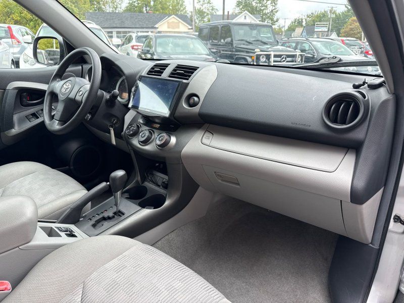 2009 Toyota RAV4 Base photo 15