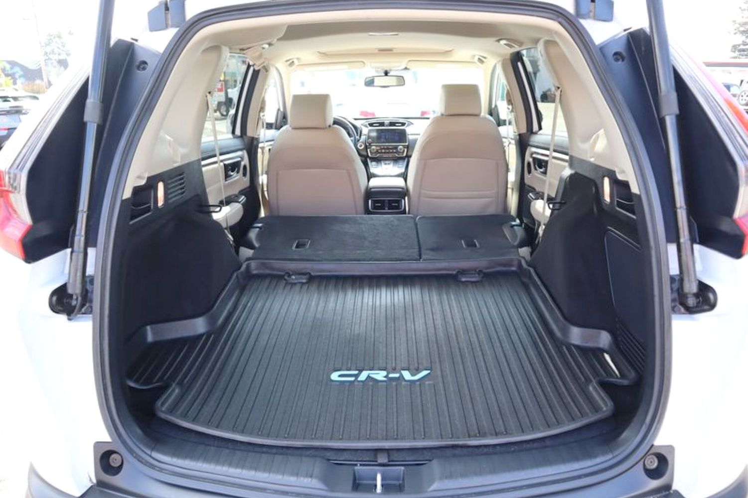 2022 Honda CR-V Hybrid Touring photo 19