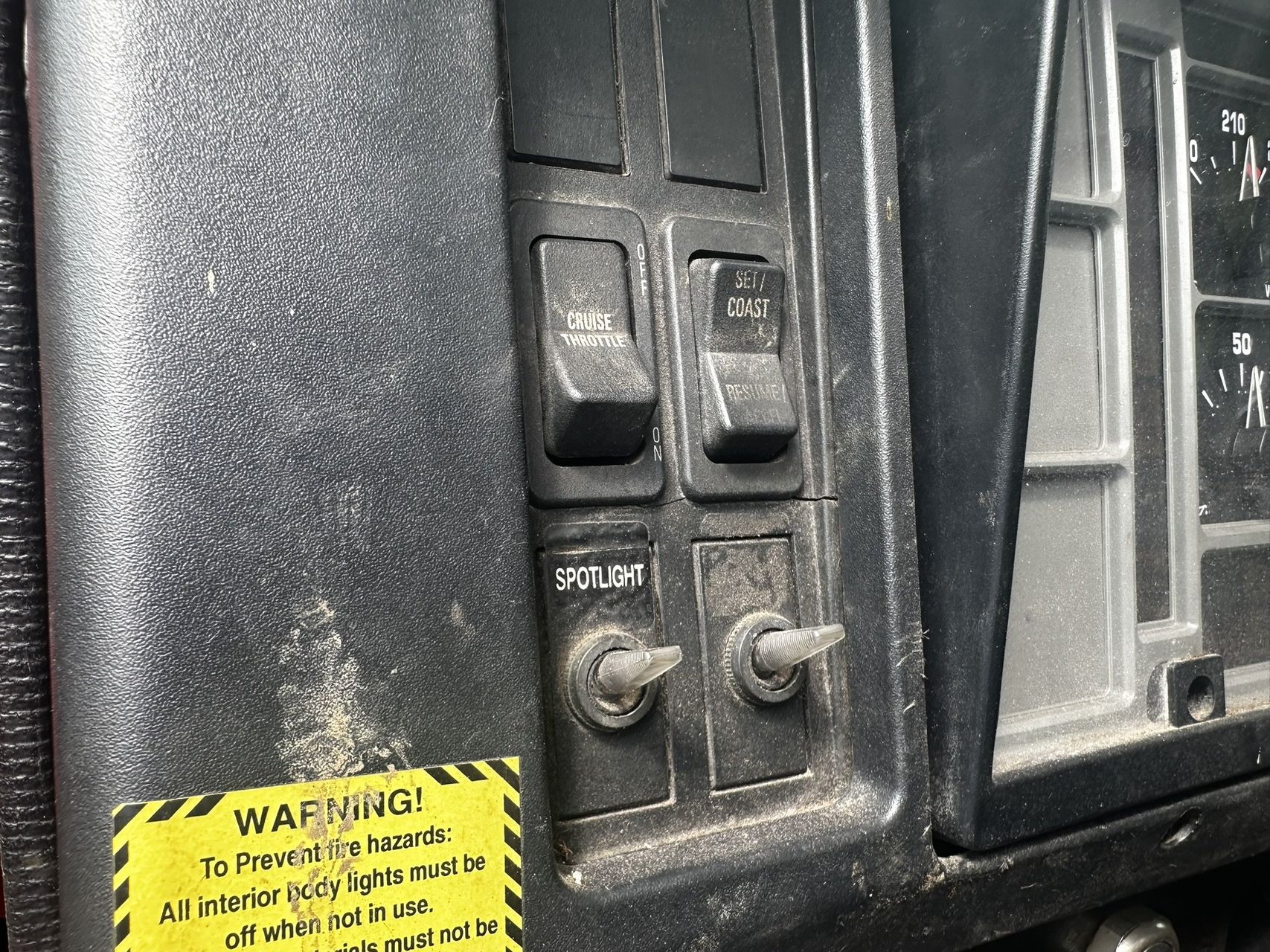 2000 International 4700 27