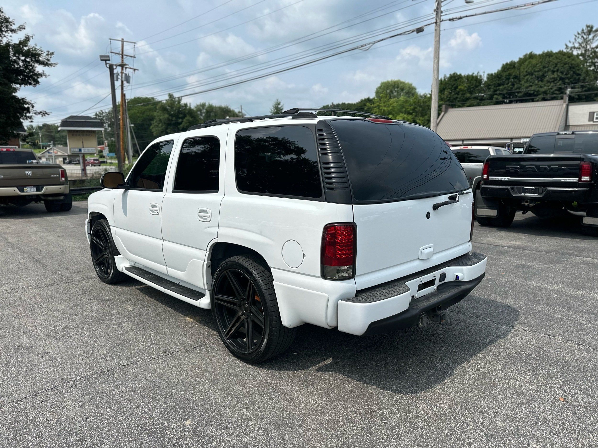 2005 GMC Yukon Denali - Photo 3
