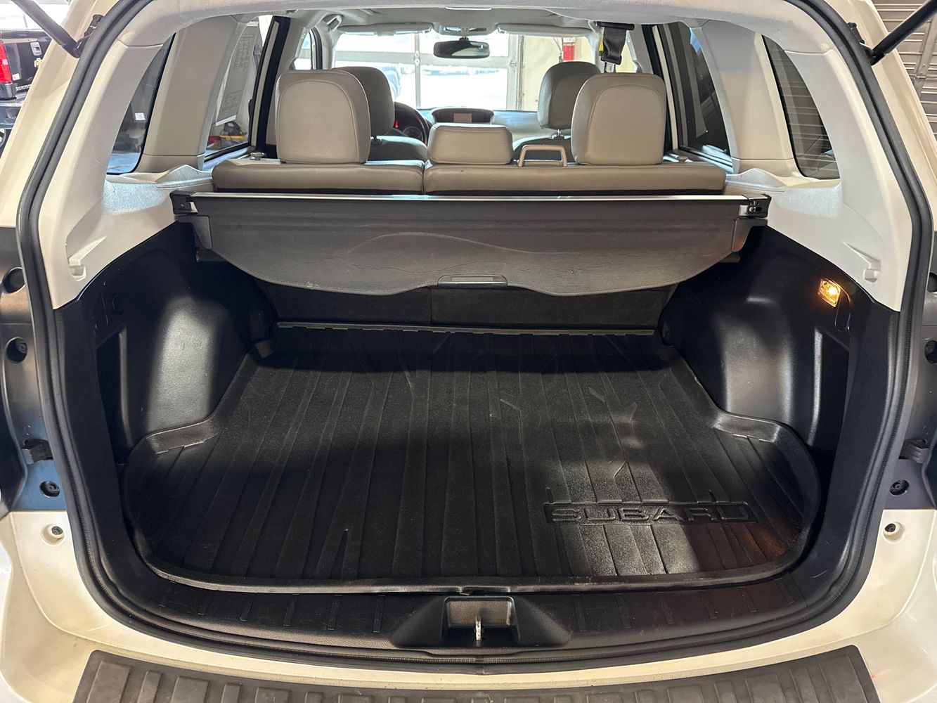 2014 Subaru Forester 2.5i Premium photo 8