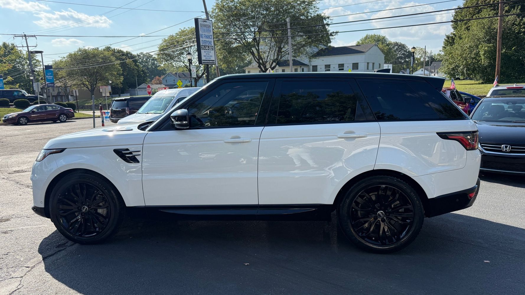 2020 Land Rover Range Rover Sport HSE photo 2
