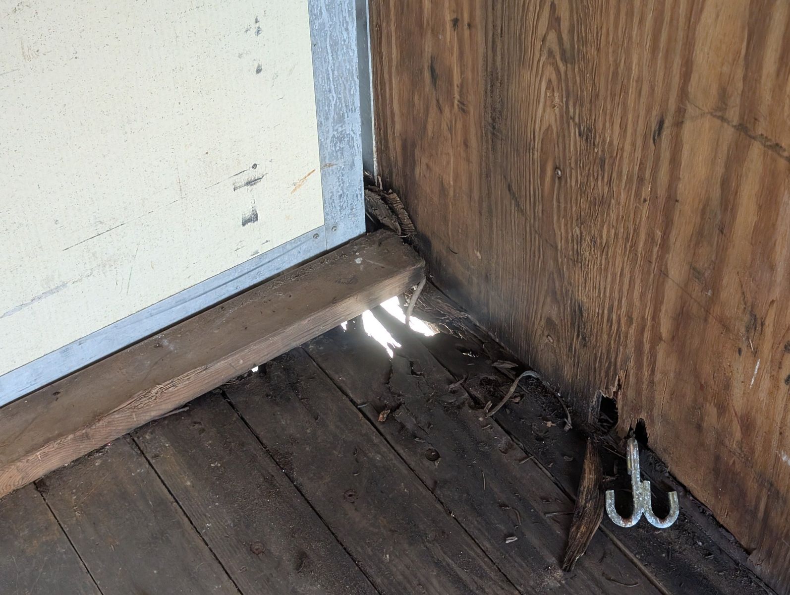 2004 Chevrolet Express Cutaway 51