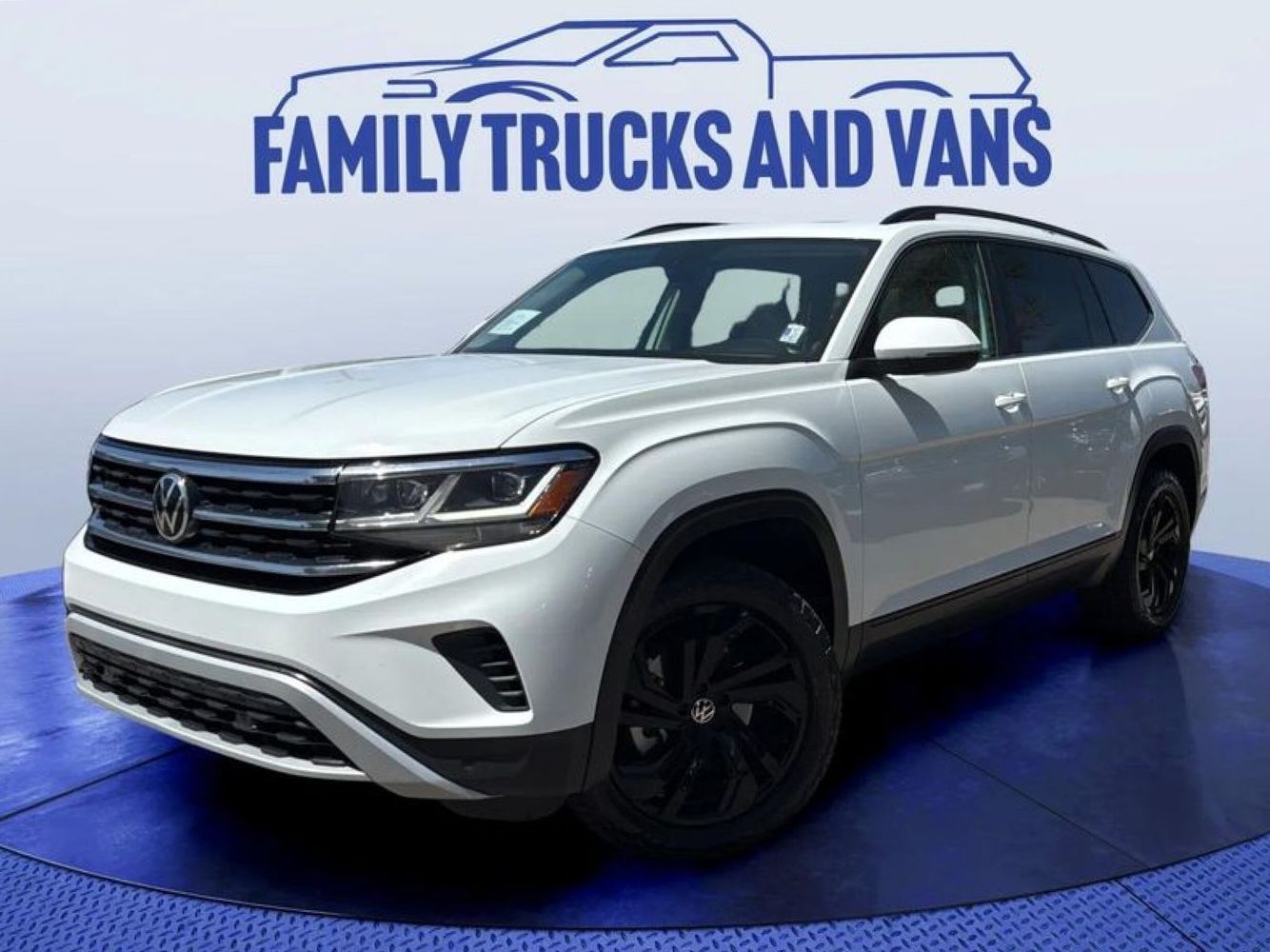2022 Volkswagen Atlas 3.6L SE w/Tech 4MOTION's photo