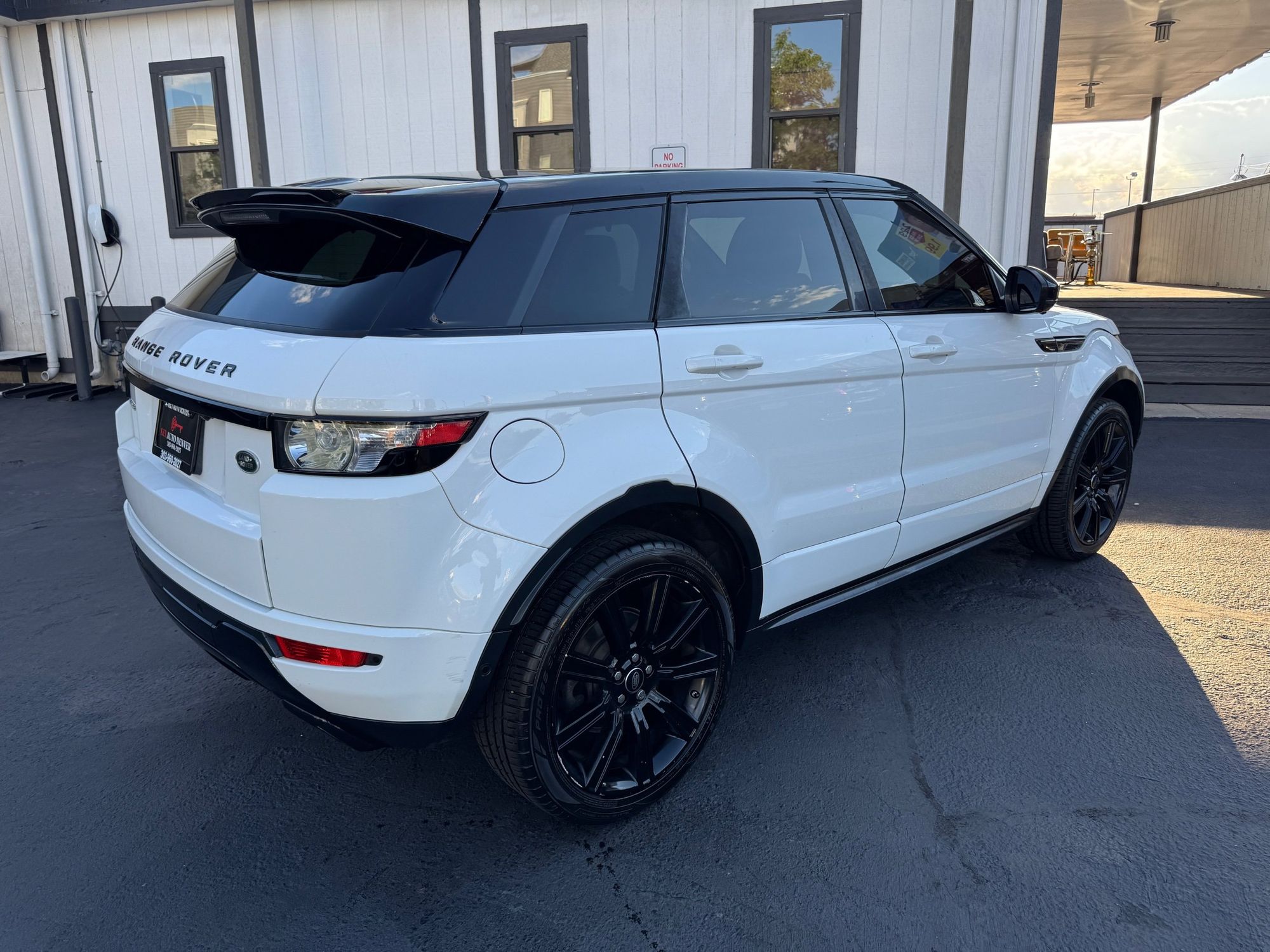 2015 Land Rover Range Rover Evoque Dynamic Premium photo 7