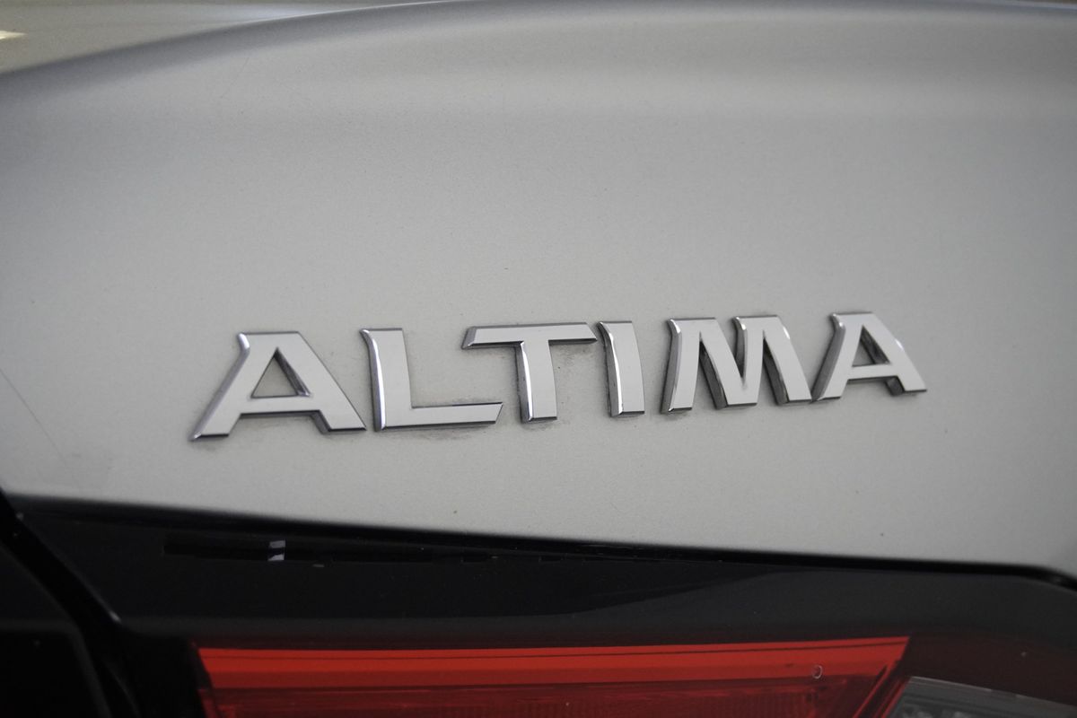 2020 Nissan Altima SR FWD