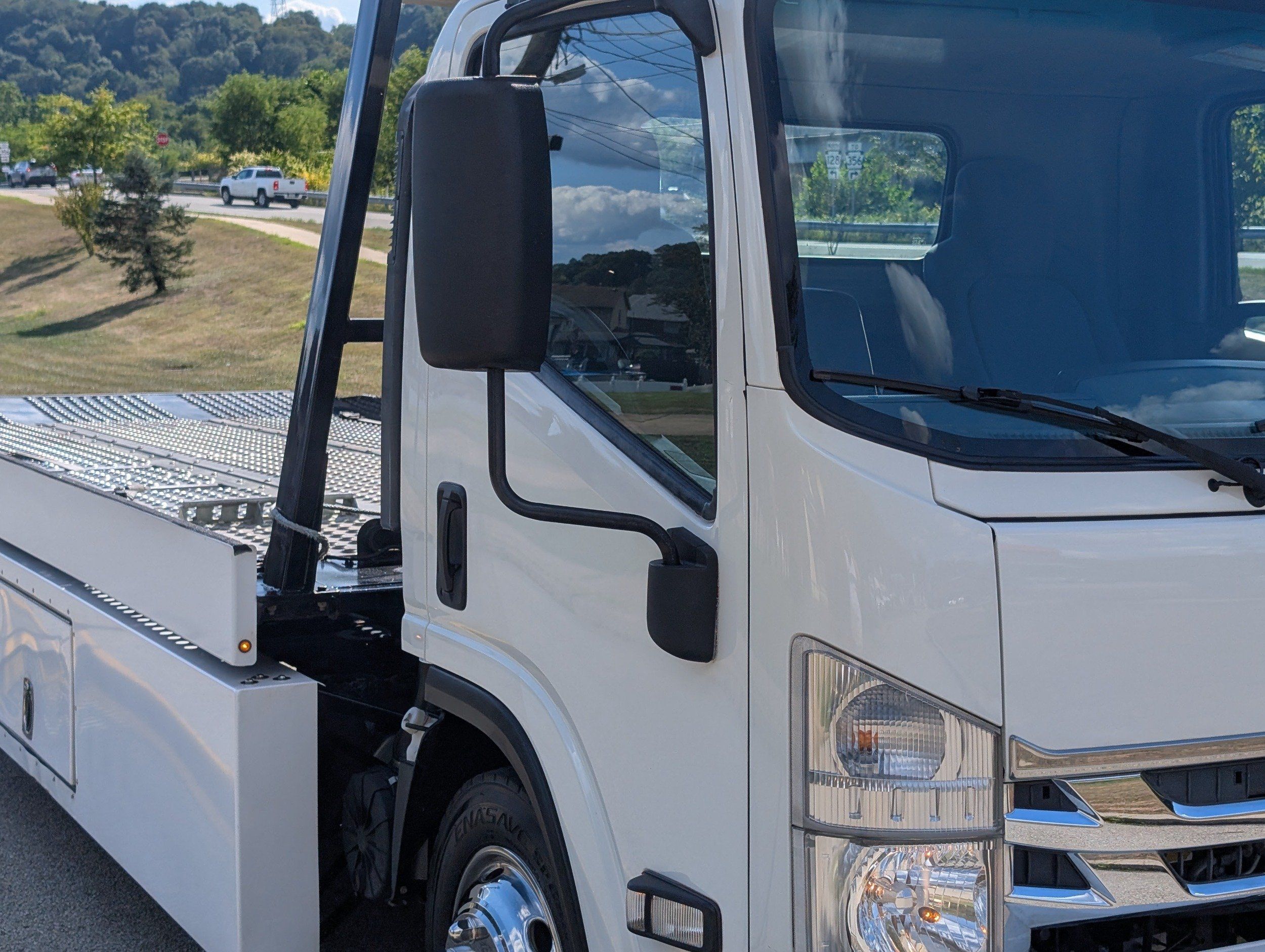 2021 Isuzu NRR photo 19