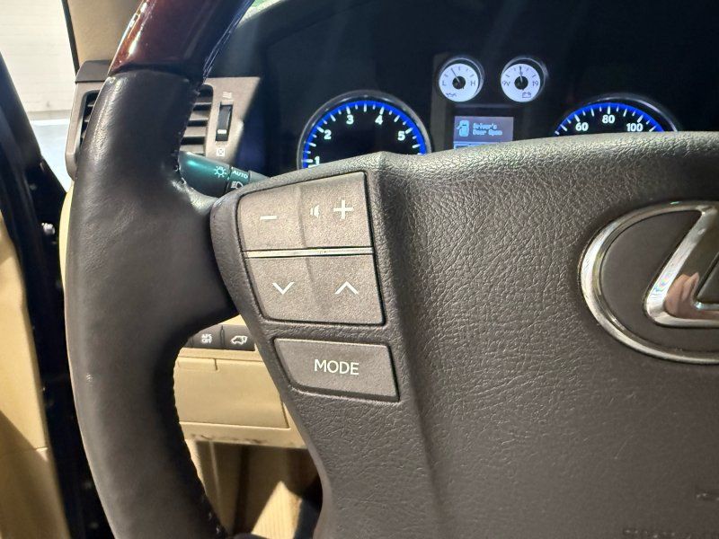 2011 Lexus LX 570 Base, photo 33